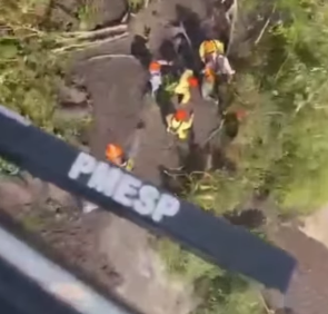 RESGATE EM PARANAPIACABA: APOIO AÉREO DA PM GARANTE A SALVAÇÃO EM TRILHA DO GRANDE ABC
