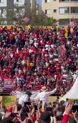 LULA CHEGA AO ESTÁDIO 1º DE MAIO PARA EVENTO EM SÃO BERNARDO
