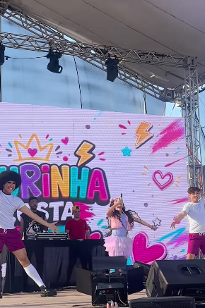 LAURINHA ANIMA A CRIANÇADA NO ANIVERSÁRIO DE SÃO BERNARDO