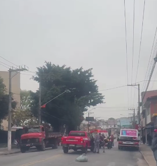 ATROPELAMENTO EM FRENTE À COOP DEIXA DUAS PESSOAS FERIDAS EM SÃO BERNARDO