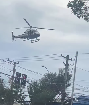 HELICÓPTERO ÁGUIA POUSA DENTRO DA TERMOMECANICA PARA SOCORRER CICLISTA ATROPELADO NA AVENIDA CAMINHO DO MAR