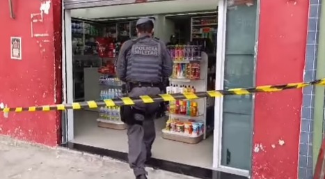 MULHER É BALEADA PELO EX-COMPANHEIRO DENTRO DE FARMÁCIA EM SÃO MIGUEL PAULISTA; POLÍCIA INVESTIGA TENTATIVA DE FEMINICÍDIO