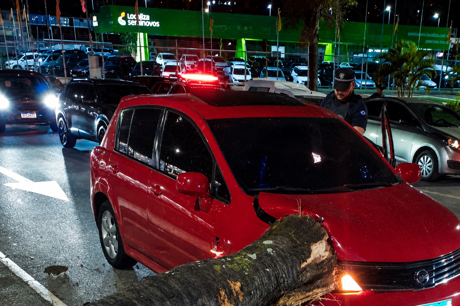 GCM DE SÃO CAETANO PRENDE MOTORISTA POR EMBRIAGUEZ AO VOLANTE APÓS ACIDENTE NO CENTRO