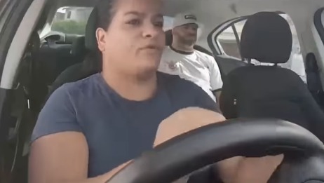 MOTORISTA DE APLICATIVO DE SÃO BERNARDO VIRALIZA AO REPRODUZIR VÍDEO EM QUE “ESQUECE” PASSAGEIRO NO CARRO