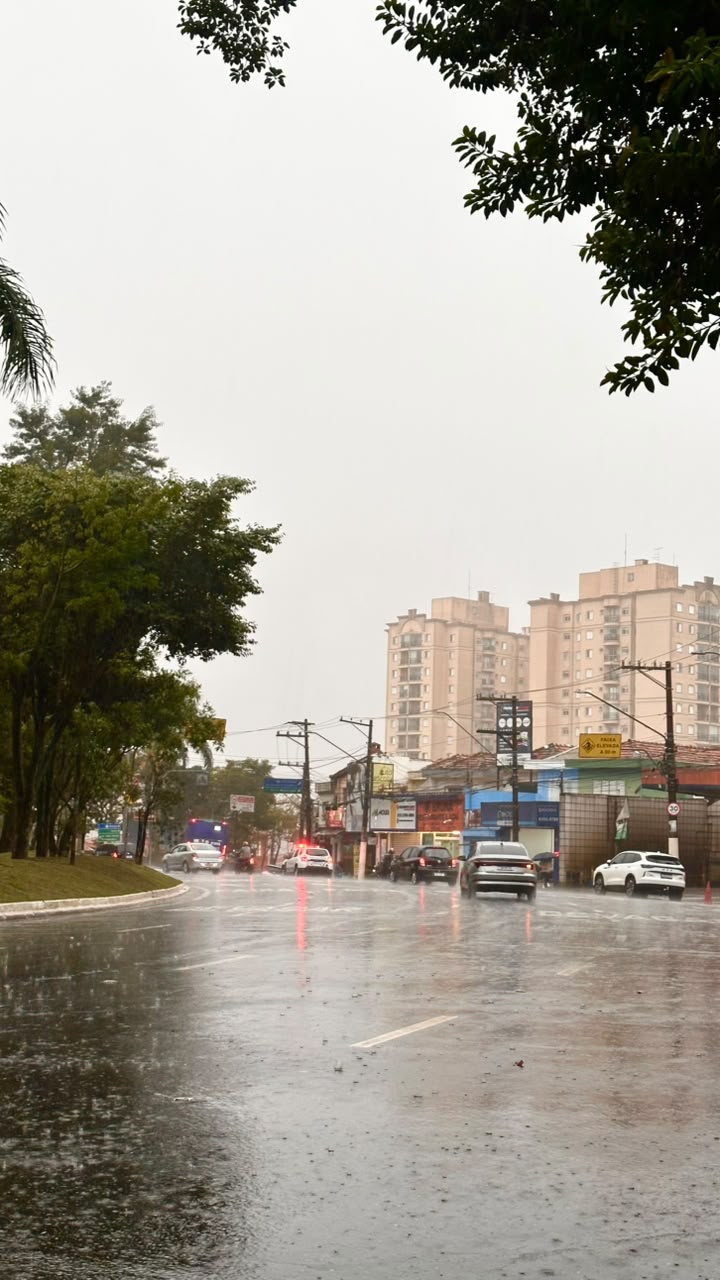 SÃO BERNARDO COMEÇA SEMANA COM FRIO E CHUVA, MAS CALOR PODE CHEGAR A 34°C NA SEXTA