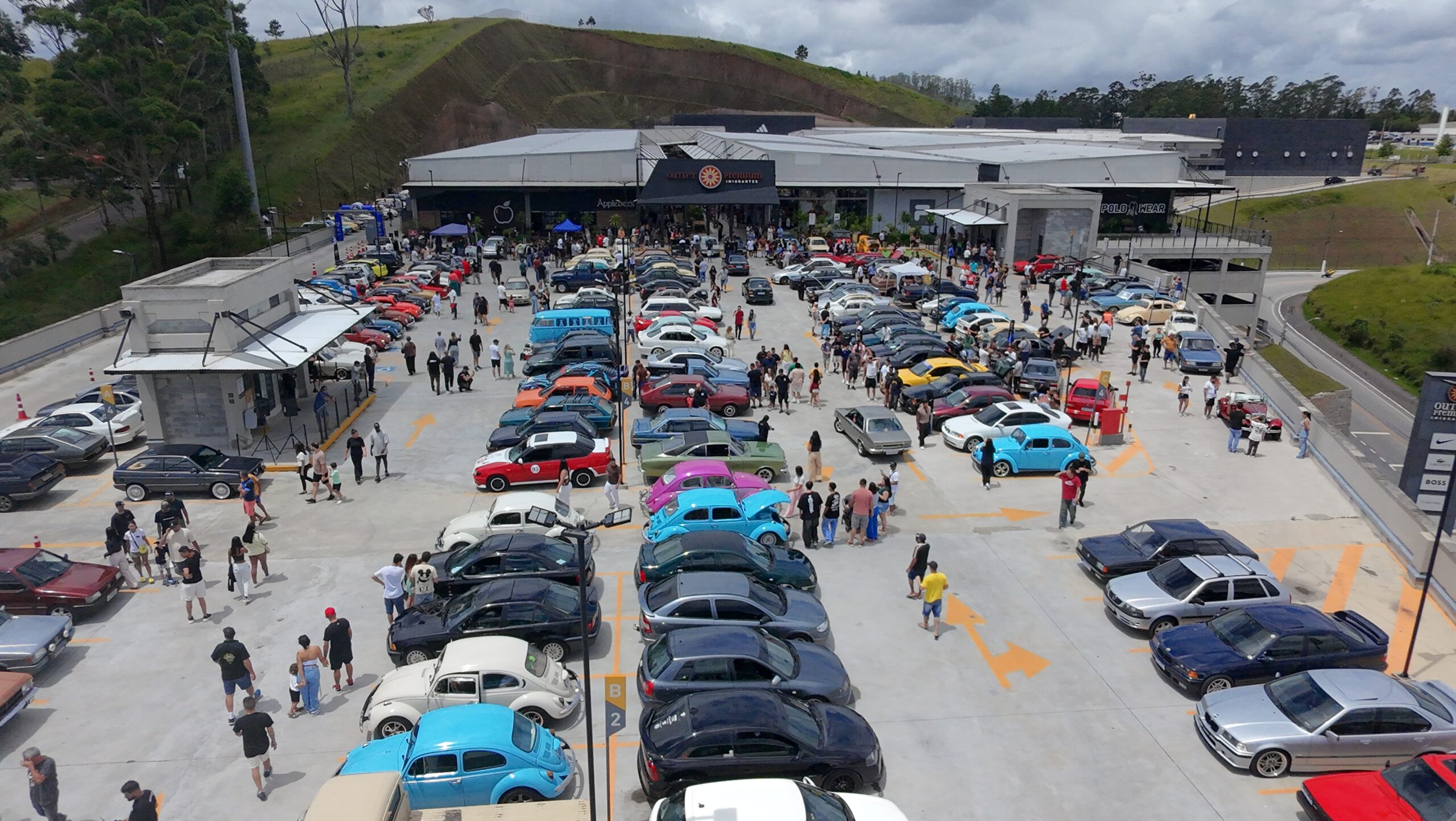 OUTLET PREMIUM IMIGRANTES REALIZA 4º ENCONTRO DE CARROS ANTIGOS COM EXPOSIÇÃO GRATUITA