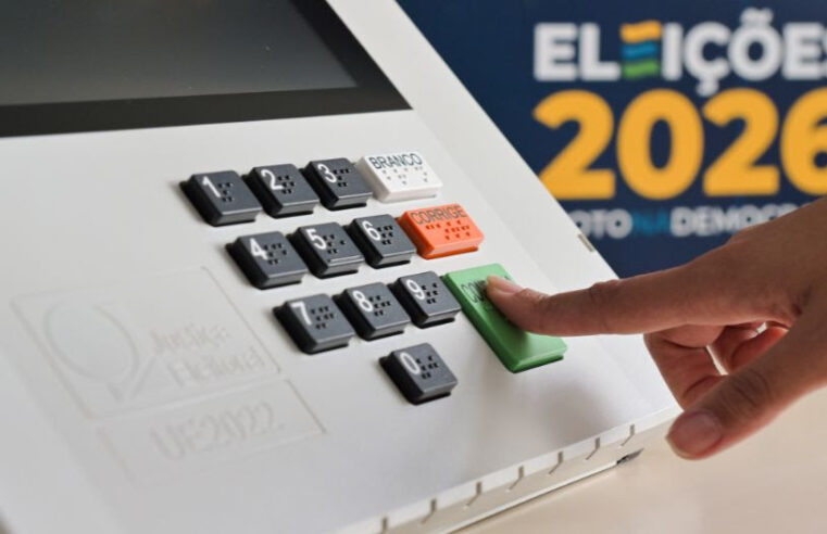 ELEIÇÕES 2026: CONFIRA A ORDEM DOS 6 VOTOS NA URNA E COMO USAR A COLINHA ELEITORAL