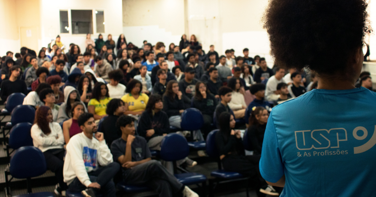 ESTUDANTES DA USP RETORNAM ÀS ESCOLAS PÚBLICAS QUE ESTUDARAM PARA INCENTIVAR INGRESSO NA UNIVERSIDADE