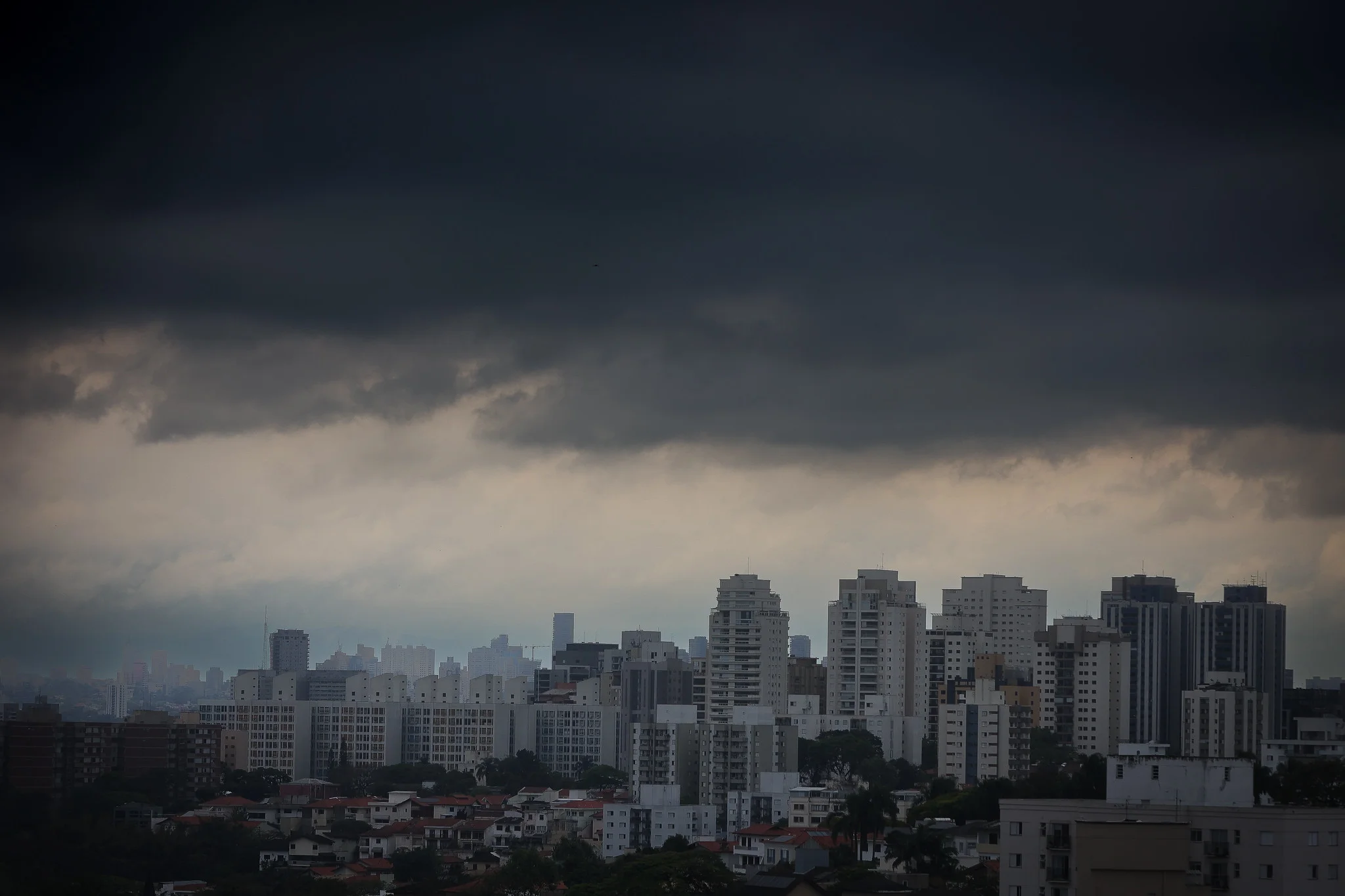 DEFESA CIVIL DE SP REFORÇA ALERTA DE TEMPORAIS NESTE SÁBADO (5) NO ESTADO