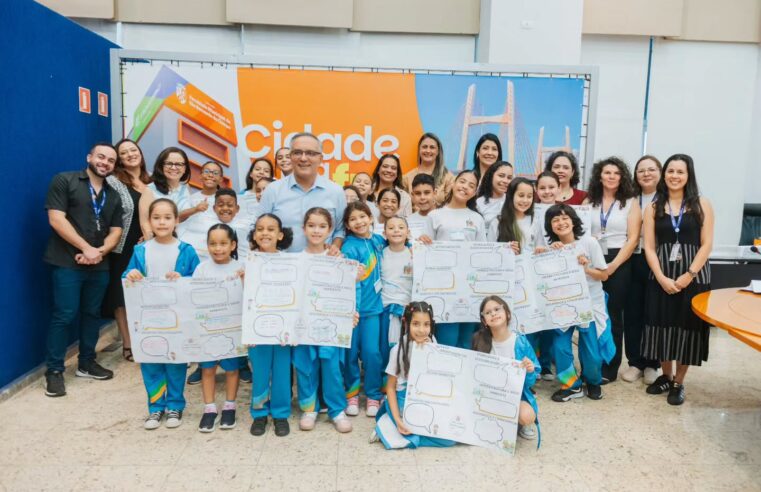ALUNOS DA EMEB TRÊS MARIAS VISITAM PAÇO DE SÃO BERNARDO E CONHECEM CENTRAL DE CÂMERAS DA GCM