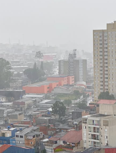CHUVA E TROVOADAS MARCAM ESTA TERÇA EM SÃO BERNARDO; TEMPERATURAS CAEM E PODEM CHEGAR A 9°C NA QUINTA
