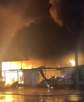 INCÊNDIO ATINGE GALPÃO DA CEAGESP NA CAPITAL; FOGO É CONTROLADO PELOS BOMBEIROS