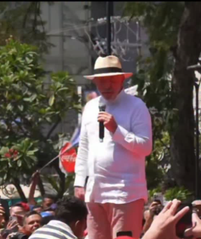 EM COMÍCIO NO INTERIOR DE SP, LULA DIZ QUE HOMEM QUE BATE EM MULHER DEVE SER PRESO