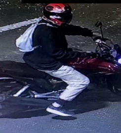 ASSALTANTE DE MOTO ROUBA CELULAR DE MORADOR NO FERRAZÓPOLIS