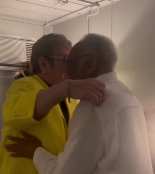 ELTON JOHN SE ENCONTRA COM GILBERTO GIL NOS BASTIDORES DO ROCK IN RIO