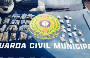 GCM APREENDE 37 PAPELOTES DE DROGAS E DETÉM MOTOCICLISTA NA DIVISA DE SÃO BERNARDO COM DIADEMA