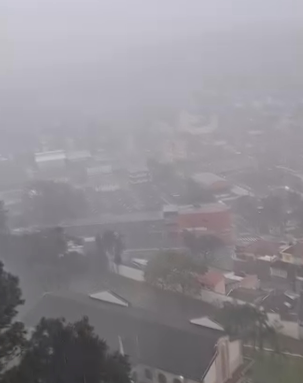 CHUVA FORTE ATINGE SÃO BERNARDO NESTA QUINTA-FEIRA; DEFESA CIVIL ALERTA PARA TEMPESTADES