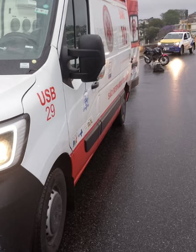 ALERTA DE TRÂNSITO: QUEDA DE MOTO NO VIADUTO JOÃO LIMA NA MANHÃ DESTA SEGUNDA-FEIRA (14)