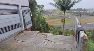 APÓS FORTE CHUVA, DEFESA CIVIL INTERDITA IMÓVEL NO JARDIM DAS OLIVEIRAS, EM SÃO BERNARDO