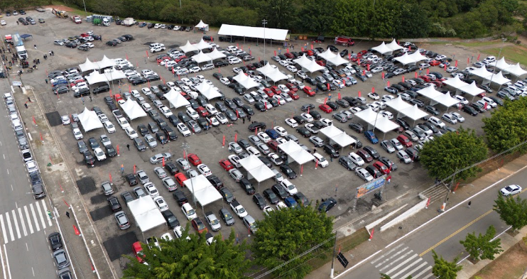 ÚLTIMO DIA DO 1º FEIRÃO DO AUTOMÓVEL NO GINÁSIO POLIESPORTIVO