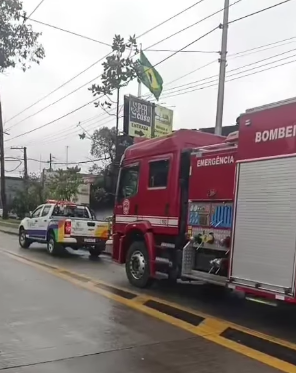 MULHER É ATROPELADA POR CARRO NA AVENIDA PIRAPORINHA EM SÃO BERNARDO