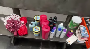 CÂMERAS DE LOJAS FLAGRAM MULHERES FURTANDO PRODUTOS NA OLIVEIRA LIMA, EM SANTO ANDRÉ