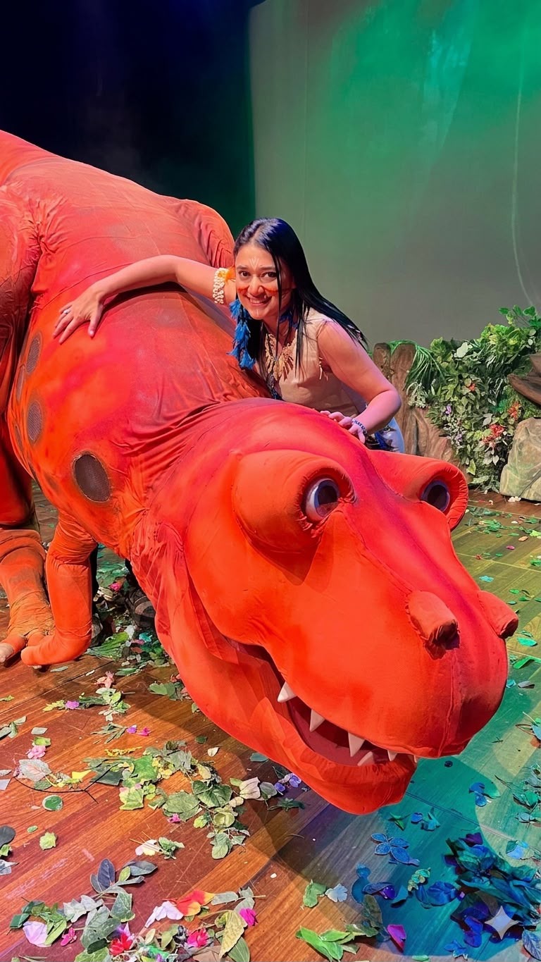 T. REX INVADE A AMAZÔNIA EM ESPETÁCULO INFANTIL NESTE DOMINGO NO TEATRO PEN LIFE