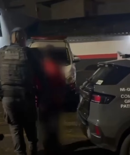 CRIMINOSO É PRESO APÓS FURTO DE BATERIA DE CARRO NO RUDGE RAMOS