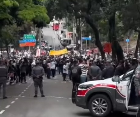PM DISPERSA GRUPO DE MANIFESTANTES PRÓXIMO À AVENIDA PAULISTA NESTE 7 DE SETEMBRO