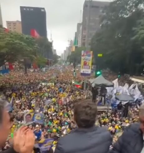 EM ATO NA PAULISTA CONTRA MORAES, FLÁVIO, NIKOLAS E TARCÍSIO DISCURSAM PARA APOIADORES E CRITICAM O PT