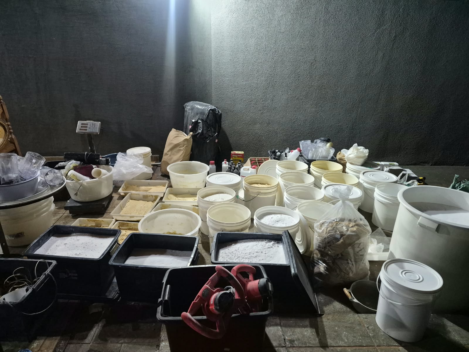 PM APREENDE QUASE 400 KG DE COCAÍNA E CRACK EM ‘REFINARIA DE DROGAS’ NO INTERIOR DE SP