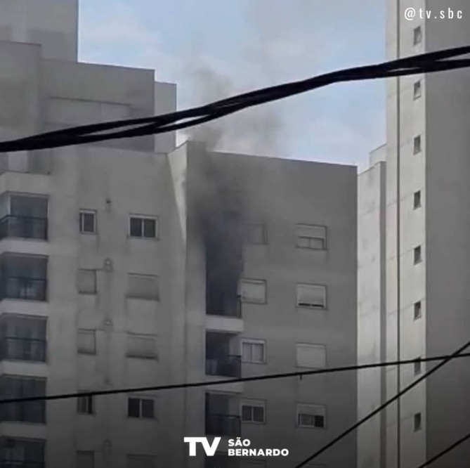 DUAS PESSOAS SÃO ENCAMINHADAS AO HU APÓS INCÊNDIO EM APARTAMENTO NA MOINHO FABRINI