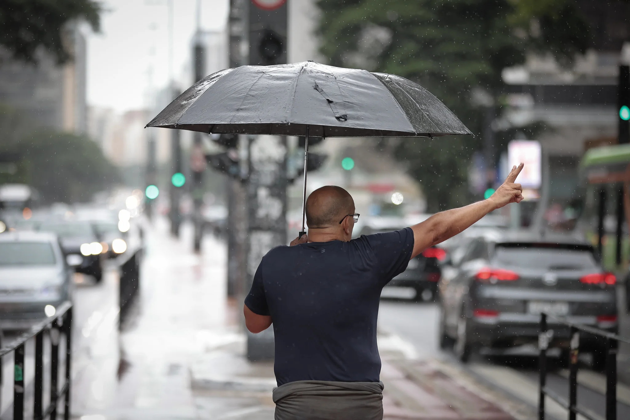 DEFESA CIVIL DE SP ALERTA PARA POSSIBILIDADE DE CHUVA COM RAIOS E RAJADAS DE VENTO NESTE DOMINGO (4)