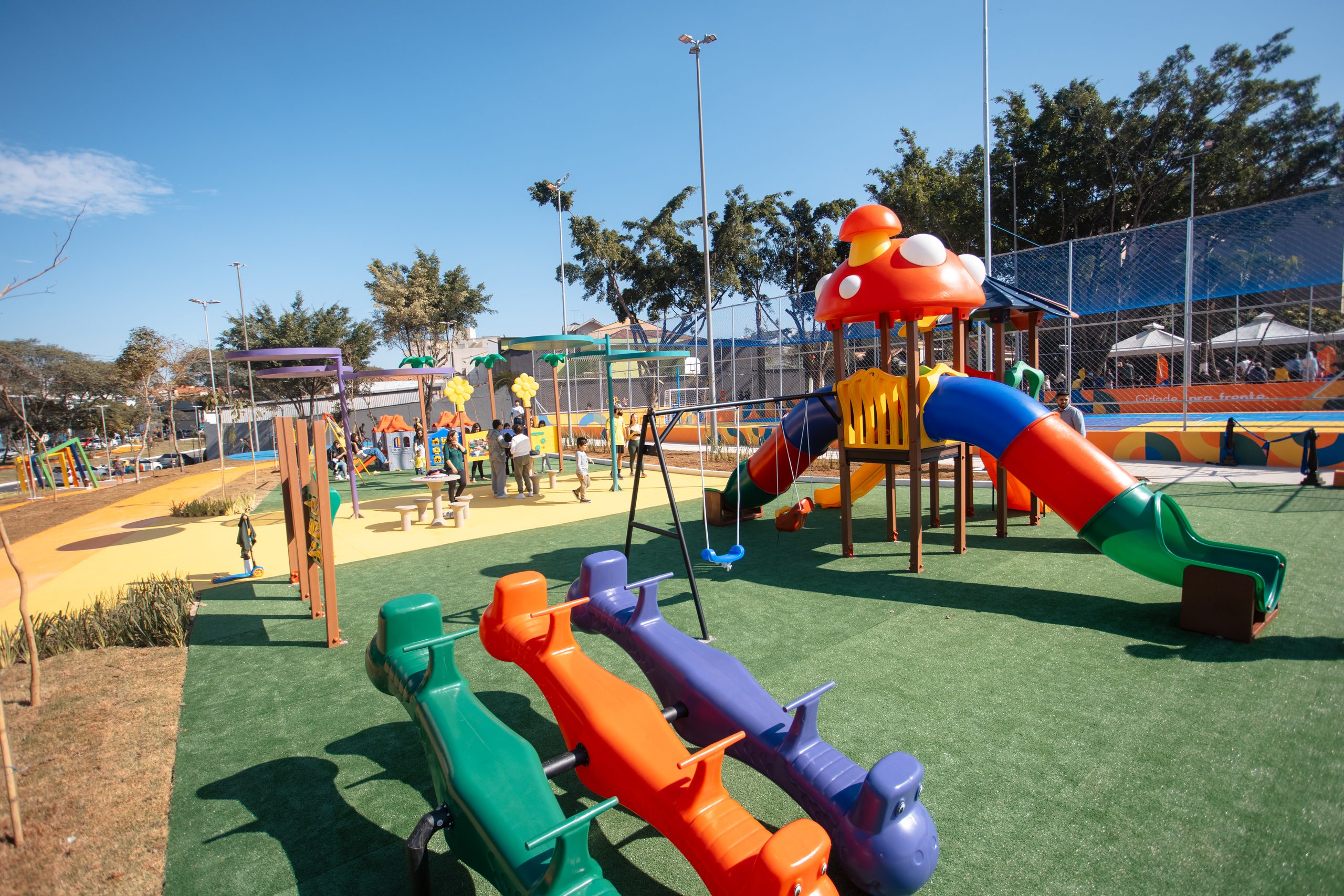 SÃO BERNARDO REALIZA MANUTENÇÃO EM 248 PRAÇAS E REVITALIZA ESPAÇOS PÚBLICOS EM DIFERENTES BAIRROS