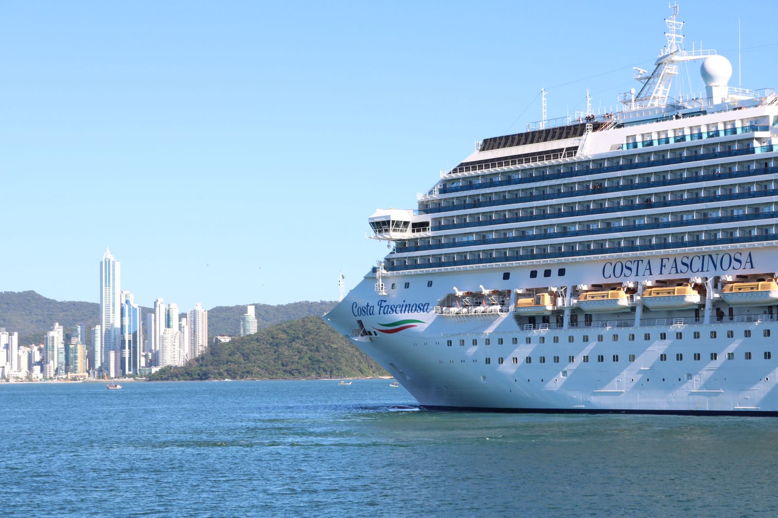 MAIS DE 365 MIL TURISTAS DE CRUZEIROS DEVEM DESEMBARCAR EM SC NESTA TEMPORADA E MOVIMENTAR O MERCADO IMOBILIÁRIO DO LITORAL