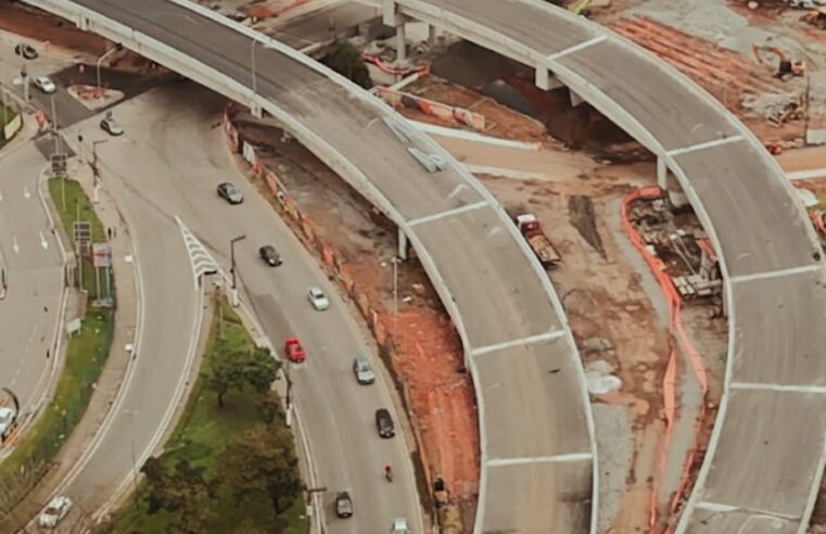 PONTE DO CORREDOR DOS COUROS CHEGA A 92% DE EXECUÇÃO E AVANÇA COMO NOVA LIGAÇÃO VIÁRIA ENTRE ALVARENGA E RUDGE RAMOS
