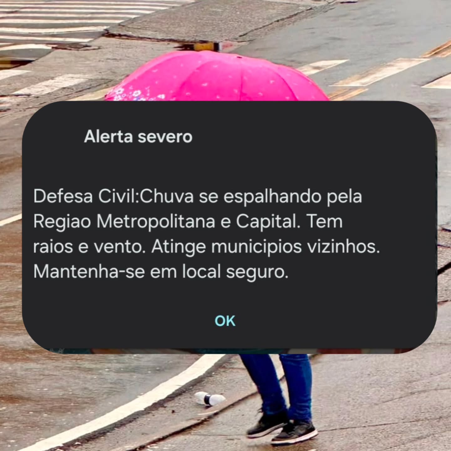 MORADORES RECEBEM ALERTA SEVERO DA DEFESA CIVIL PARA CHUVA, RAIOS E VENTO