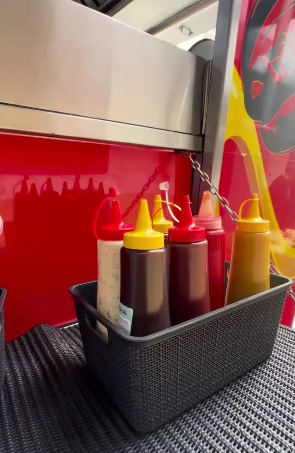 ADEUS À BISNAGA DE KETCHUP E MOSTARDA?