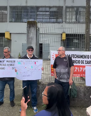 PROFESSORES E ALUNOS PROTESTAM CONTRA FIM DO PERÍODO NOTURNO EM ESCOLAS DE SÃO BERNARDO