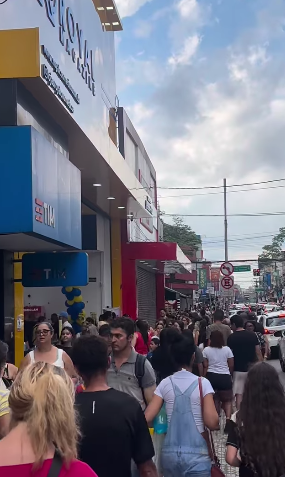 CALOR E FERIADO PROLONGADO MOVIMENTAM A RUA MARECHAL DEODORO EM SÃO BERNARDO