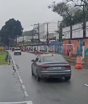 ALERTA DE TRÂNSITO: OBRA INTERDITA FAIXA DA AVENIDA ROBERT KENNEDY, EM SÃO BERNARDO