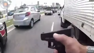 CÂMERA CORPORAL MOSTRA FUGA PELA ANCHIETA COM CARRO FURTADO QUE TERMINOU EM PRISÃO EM SÃO BERNARDO