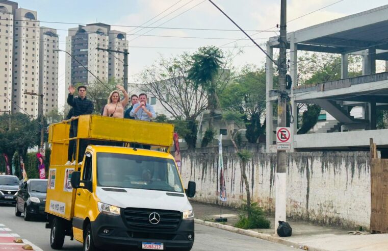 CARLA E ORLANDO MORANDO PERCORREM SÃO BERNARDO NO ÚLTIMO DIA DE CAMPANHA