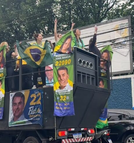 NO ÚLTIMO DIA DE CAMPANHA, NINA BRAGA PROMOVE CARREATA EM APOIO A FLÁVIO BOLSONARO EM SÃO BERNARDO