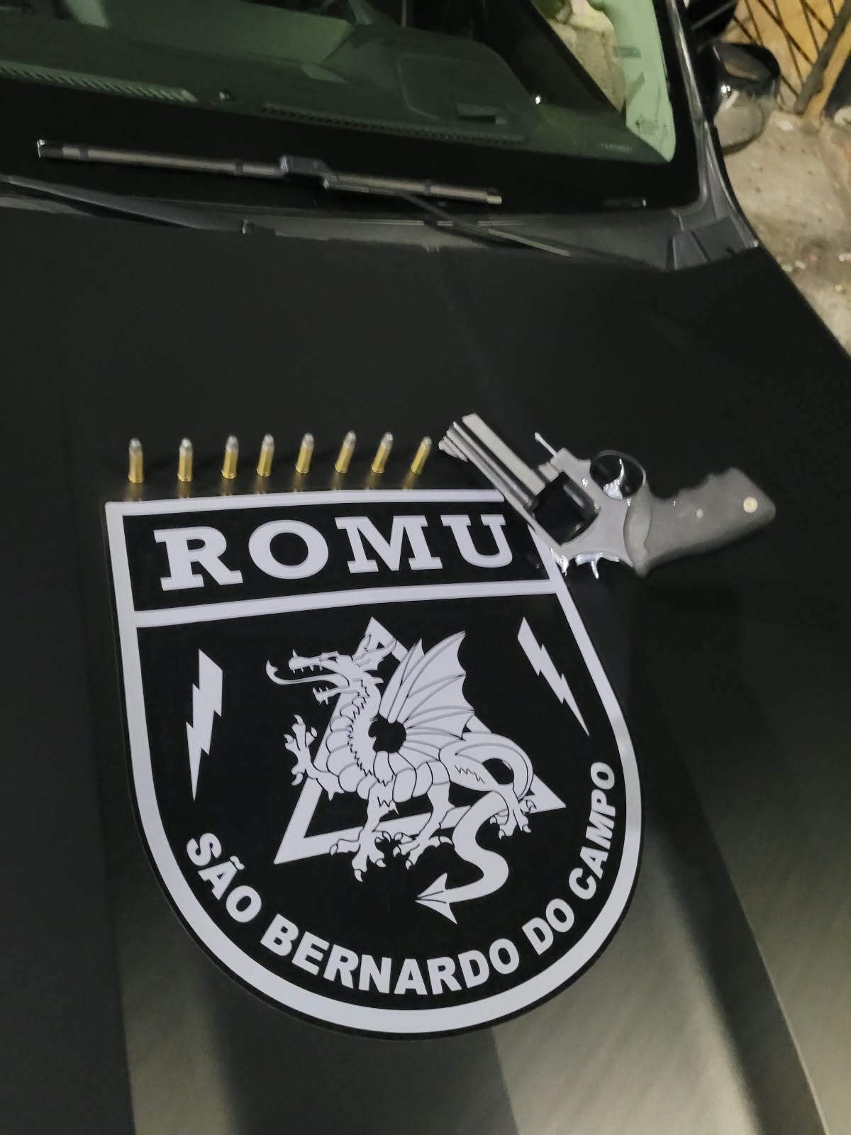 ROMU PRENDE HOMEM POR PORTE ILEGAL DE ARMA DE FOGO NO PARQUE SÃO BERNARDO