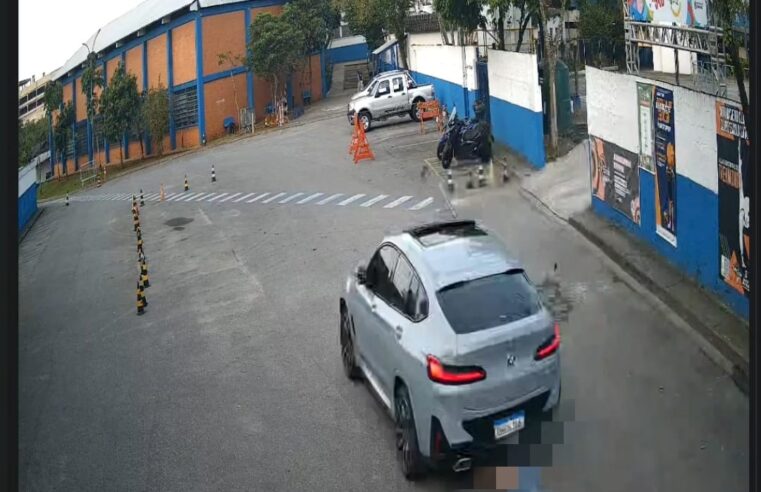 MOTORISTA DE BMW ATROPELA PEDESTRE, ARRASTA VÍTIMA ATÉ DENTRO DE CLUBE E É DETIDO PELA PM EM SÃO PAULO