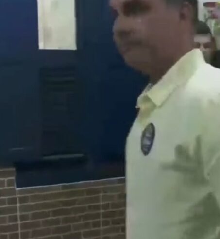 FLÁVIO BOLSONARO VOTA NO RIO DE JANEIRO NESTE DOMINGO