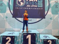 REBECA BEM-TE-VI VENCE GRAND SLAM DE JIU-JITSU NOS ESTADOS UNIDOS E MIRA BI MUNDIAL EM ABU DHABI