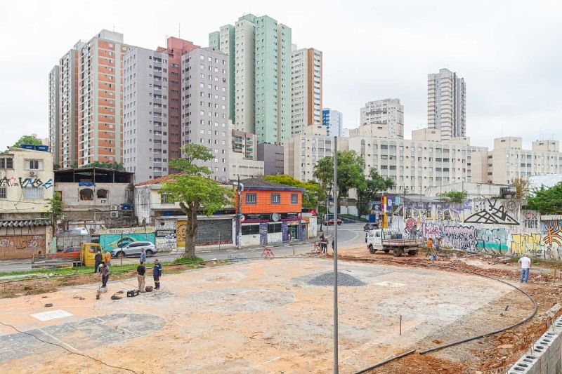 PREFEITO TAKA YAMAUCHI VISTORIA OBRAS DE REVITALIZAÇÃO DA PRAÇA DA MANTIQUEIRA