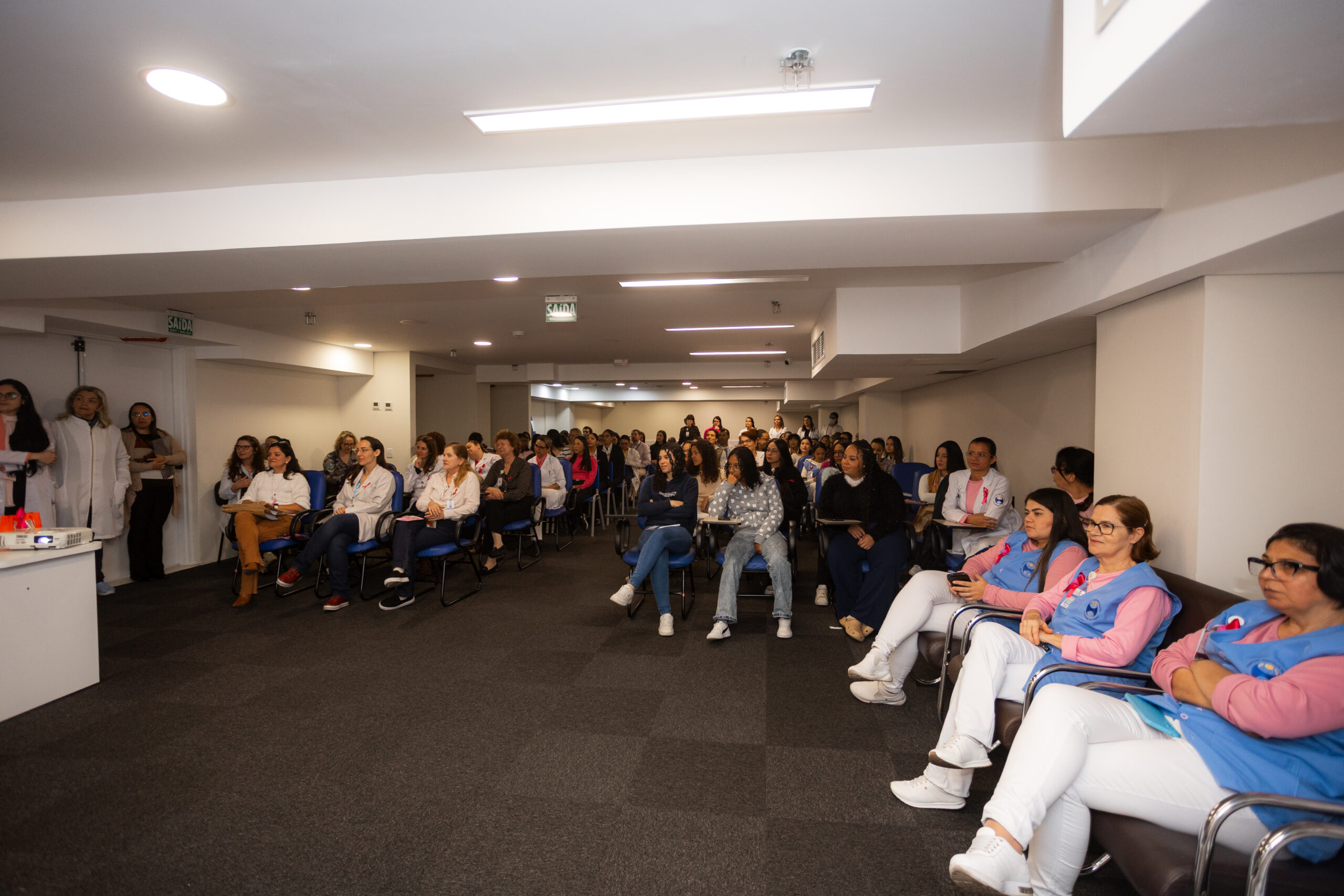AÇÃO NO HOSPITAL DA MULHER DE SÃO BERNARDO ORIENTA SOBRE PREVENÇÃO AO CÂNCER DE MAMA